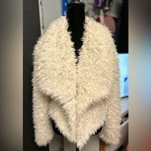 Decree Women's Fluffy Off-White Teddy Jacket